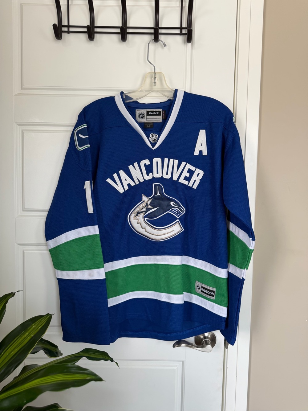 Reebok Vancouver Canucks Blue & Green Hockey Jersey